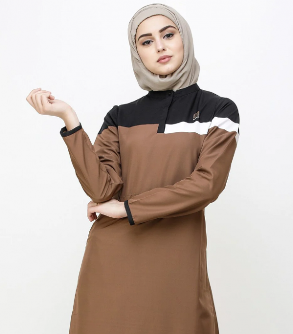 Hijab dengan desain kantong serba guna